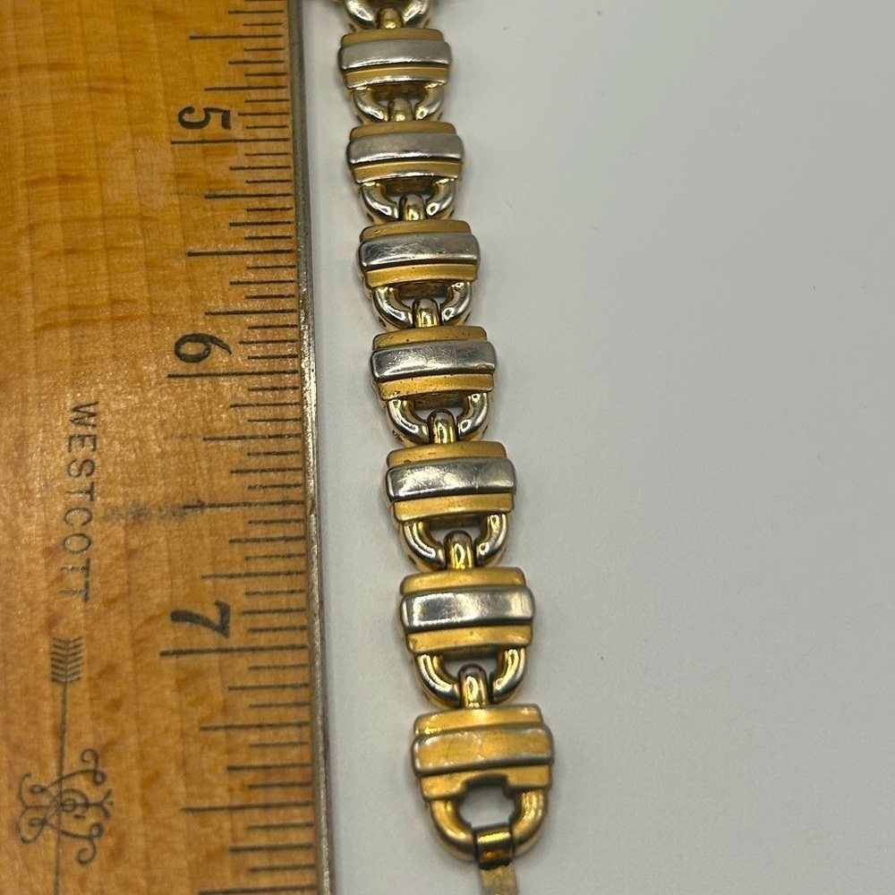 Vintage Citizen Gold and Silver Bracelet Watch - Picture 5 of 10